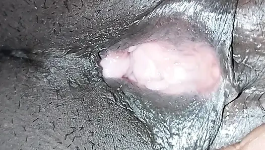 Desi stiefmutter zeigt muschi und milchige möpse