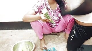 Trabajando india chica a la mierda bangla hablar sucio