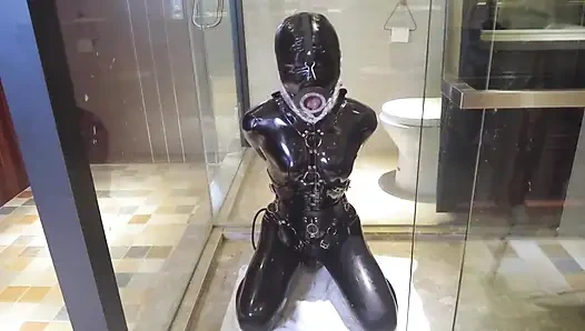 Mz20 - lateks kıyafetli kız cam odada kilitli