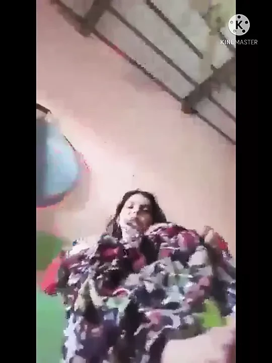 Zareen Baji recording her fingering her pussy for her lovers