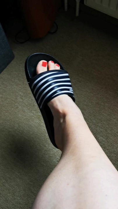 Bana seksi parmaklarını göster