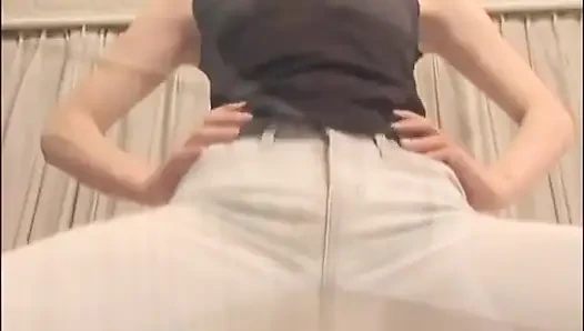 Сидение на лице симпатичной азиатской рыжей