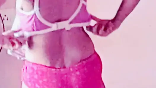 我的大奶子已婚前女友发了她的换衣服视频