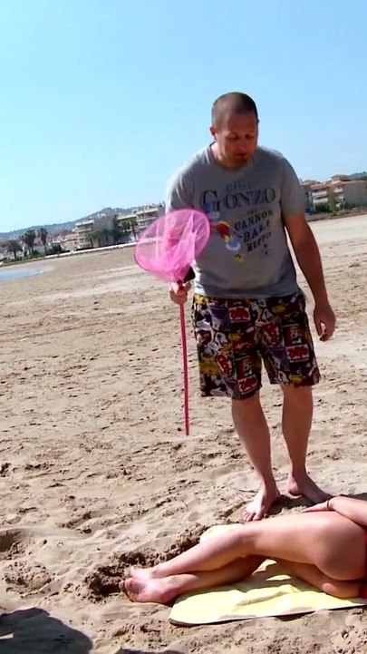 Risky anal fuck on public beach with a french amateur | Clip 1
