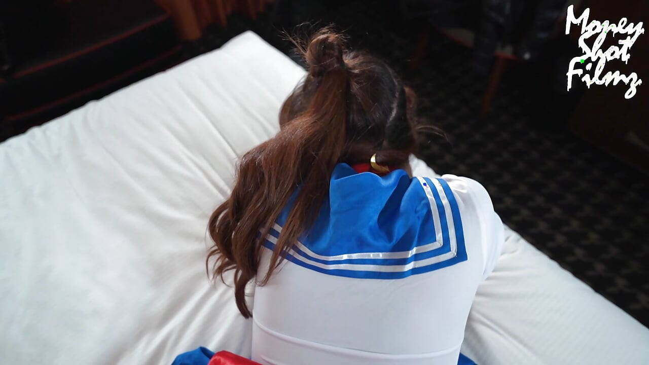 Sailor Moon bị địt như một con đĩ ngoan ngoãn