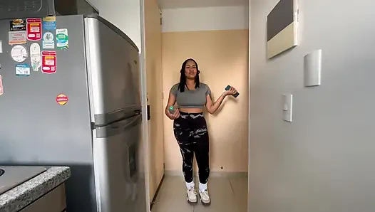 I discover that my sister-in-law does porn and we end up fucking very well in exchange for my silence