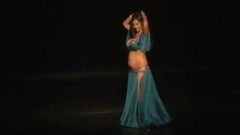 Curvilínea muçulmana árabe dançarina do ventre # 2