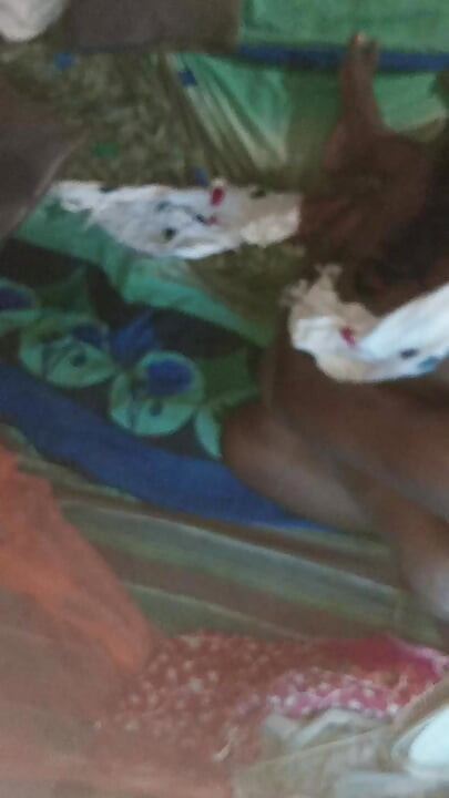 Klicken sie, um tante ́s vollständiges sexvideo zu sehen