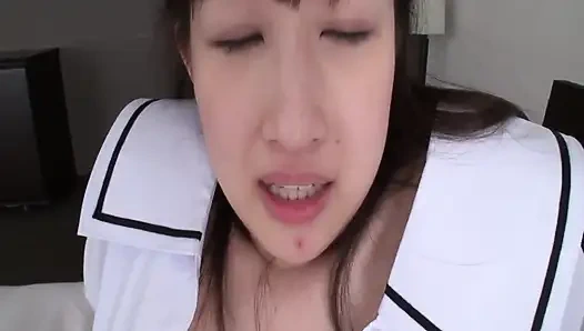 Uzun bacaklı, yumuşak tenli. Hızlı kırılıyor ve daha fazlasını istiyor