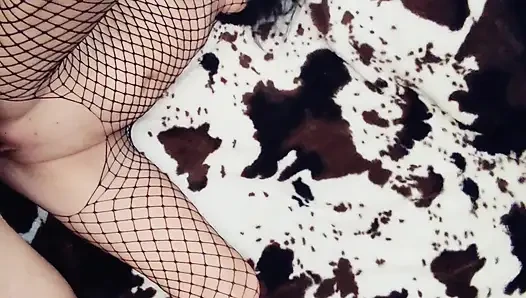 Çoraplı ve güzel iç çamaşırlı sıska orta yaşlı seksi kadın modeliyle güzel seks