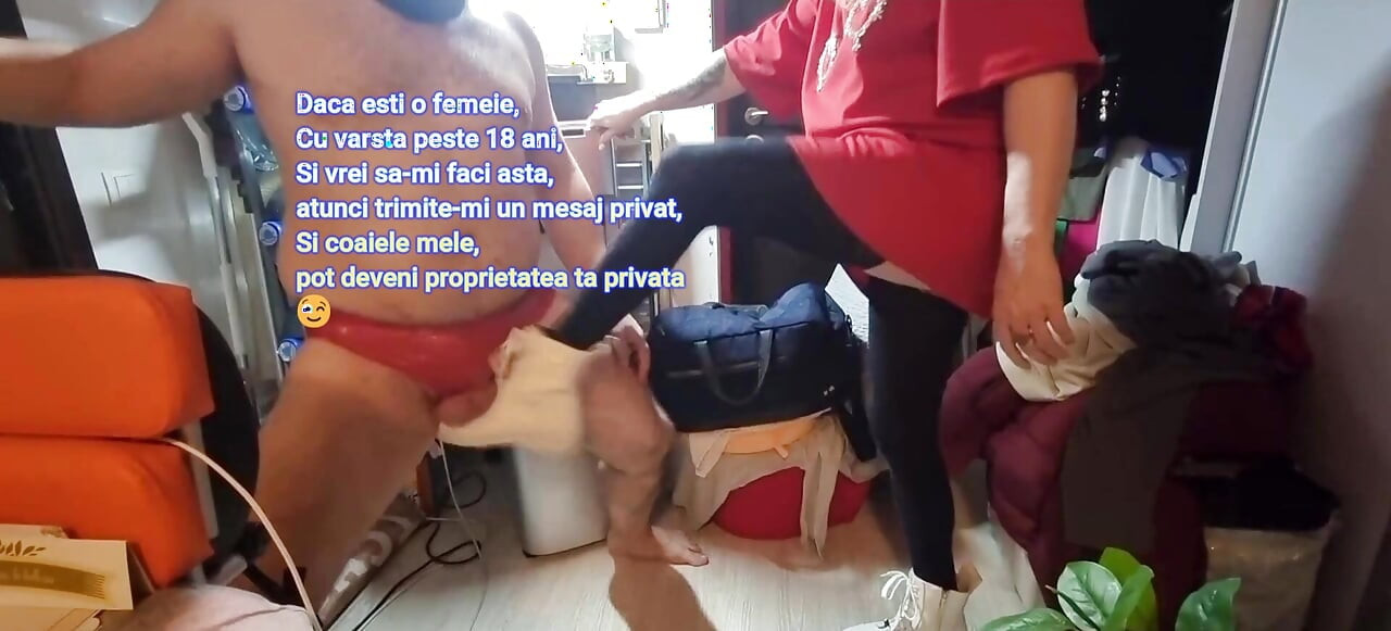 Ένα υγιές τρέιλερ Dose of Ballkicking