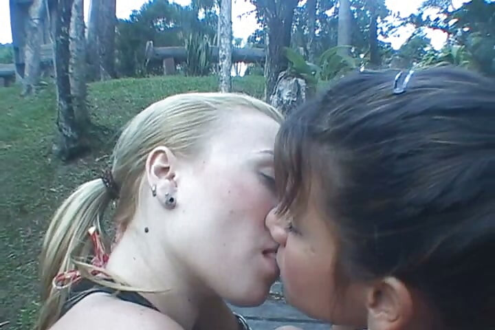 Lesbian Hot Sexy Kisses Marathon