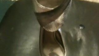 shoe heel fuck cum (1)