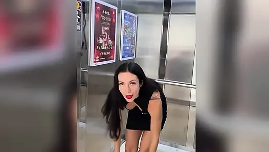 Güzel karının gerçek bir adamın yarağına ihtiyacı var, bu yüzden seni aldatıyor, gavat ezik