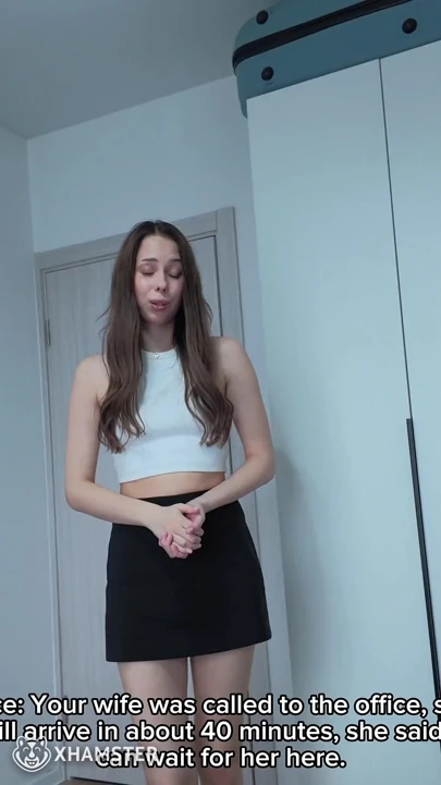 Karısının en iyi arkadaşı prezervatifi çıkardı ve yüze boşalmak için yalvardı!