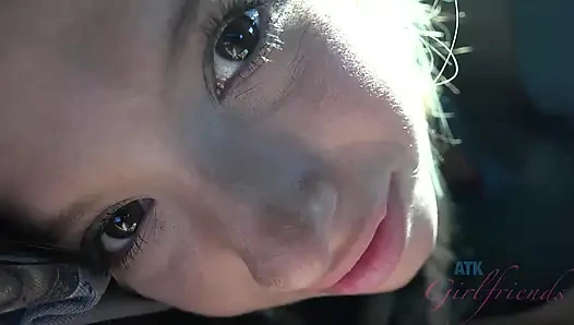 Kenzie Reeves Date и чувственность в горячей ванне курит