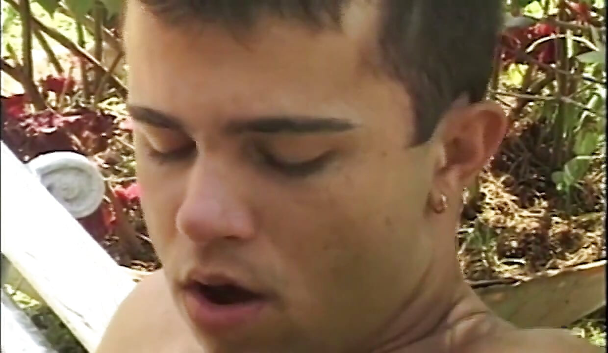 Muscular Hunks Pound Raw Passion in Steamy Pool