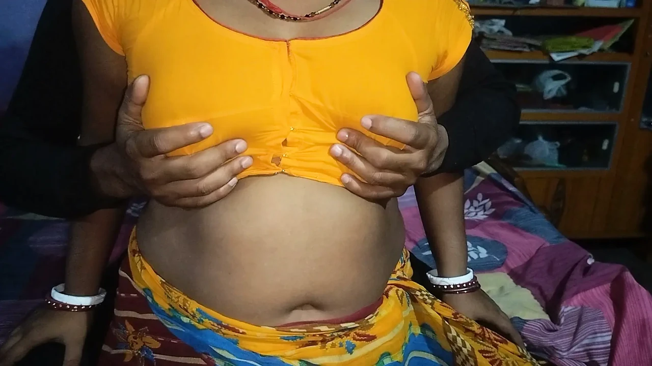 Pados wali ladki ka boobs massage Kiya
