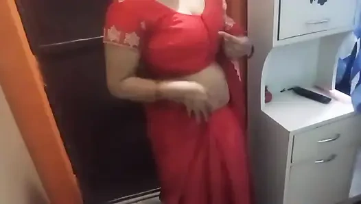 Beautiful Indian Bhabhi Having Romantic