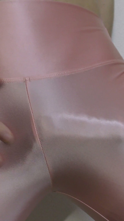 Masturbation with pink spandex leggings | Clip 1