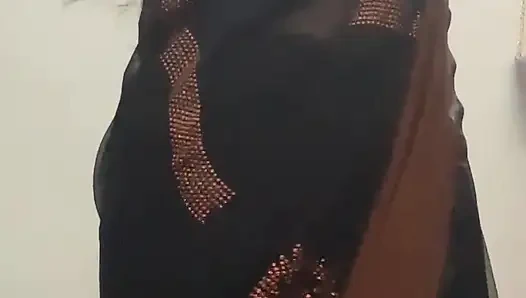 Sizin için benim sari soyunuyor