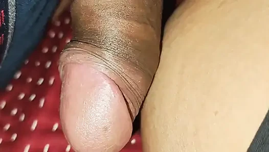 Air keluar dari susu saudara iparku.