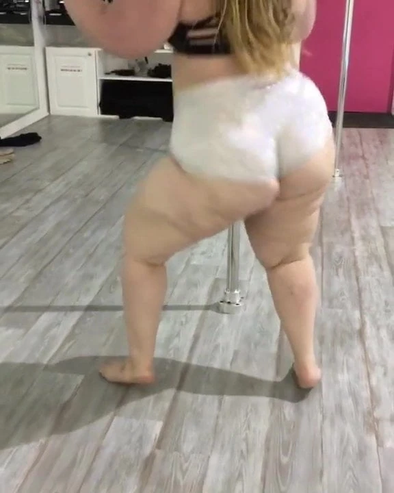GORDINHA BBW DELICIOSA POLE DANCE