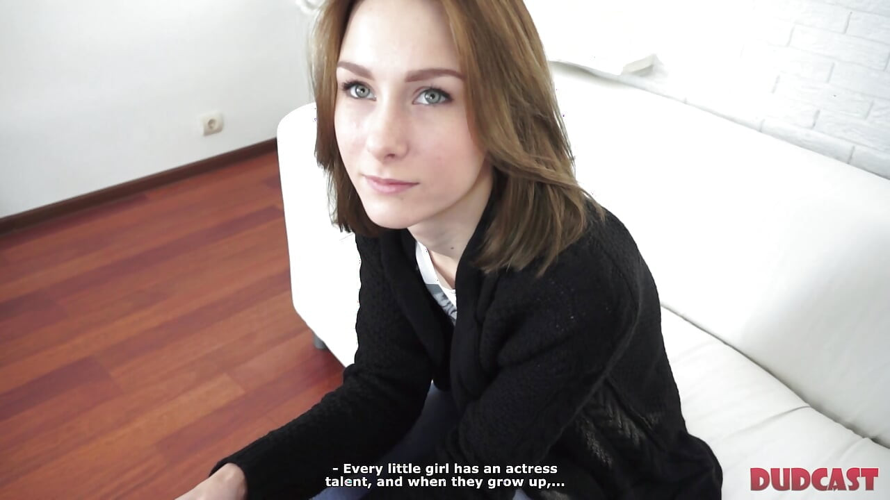 Wench Has Unprotected Sex on Couch