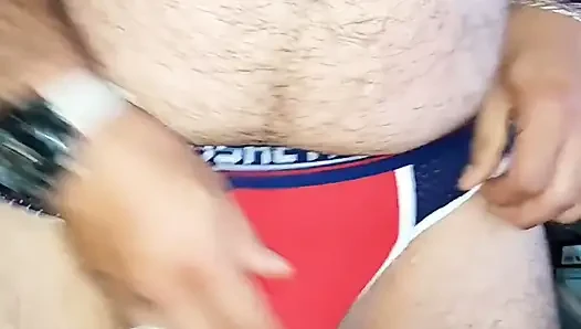 Zenginin Kırmızı Jocktrap'a Katıldığı