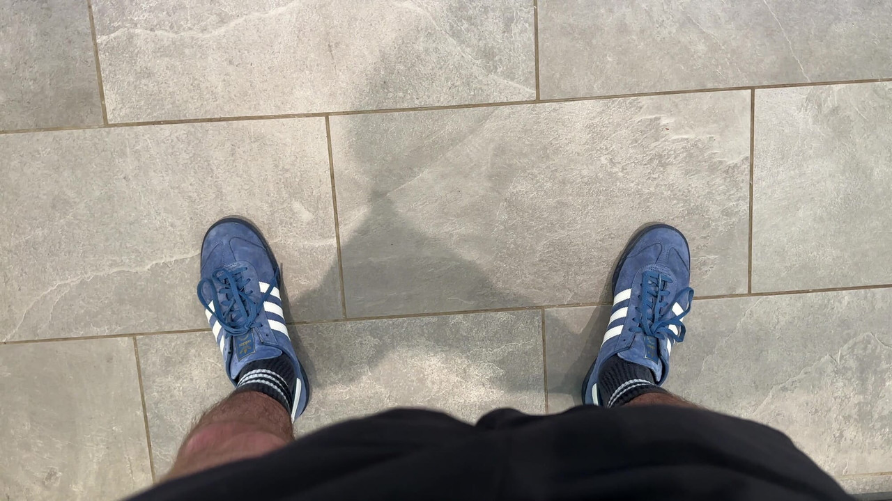 Javno drkanje - Svršavanje u supermarketu - Svršavanje po cijelom podu