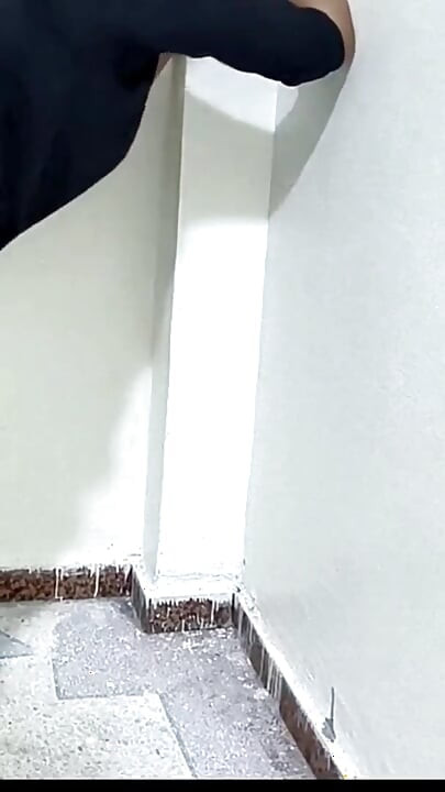 Un Mari Arabe Cocu Jouit En Regardant Sa Femme Se Faire Baiser Par Une Grosse Bite Noire
