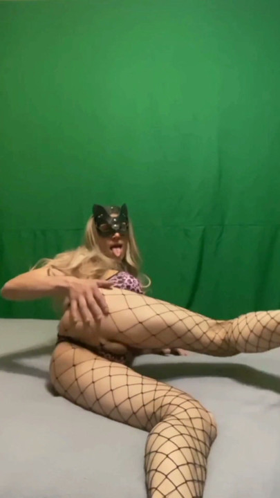 I finished in my slave's mouth | Clip 1