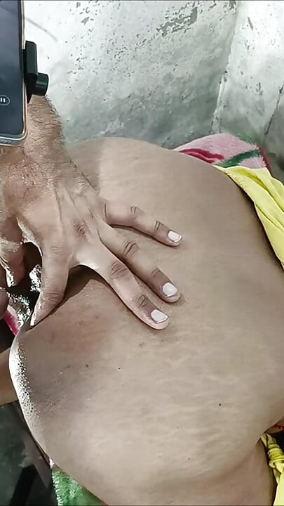Sert götlü anal sikiş domaltarak sikişiyor