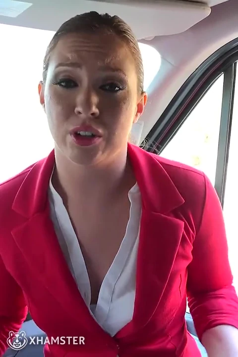 Minyon Maddy Oreilly minibüs arızası yaşıyor ve ateşli seks için kameraman minibüsünü baştan çıkarıyor