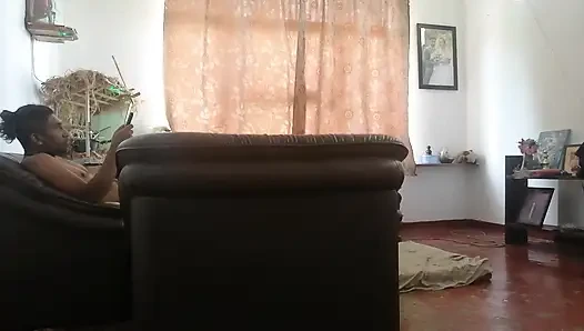 Üvey kız üvey babasının sütü için yalvarıyor