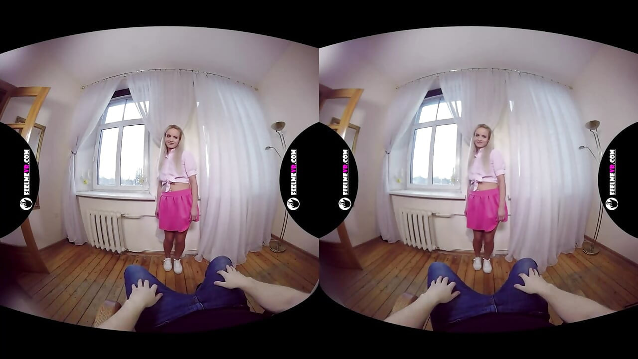 Sophia Sonne Sexy Blonde Stripper 180vr