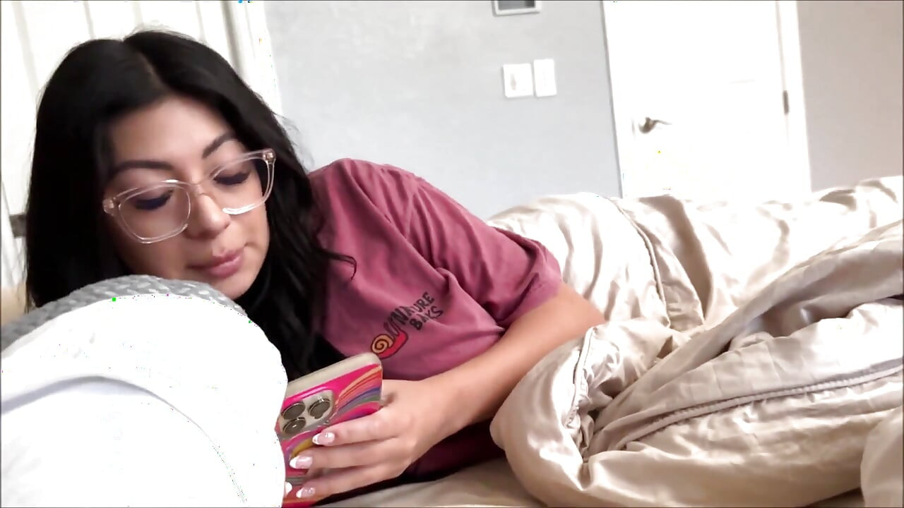 Sharing Bed with Latina Step Sister - Cami Strella - Family Therapy