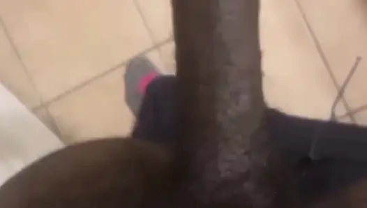 Yavaşça mastürbasyon yapıyor büyük zenci yarağı bakış açısı