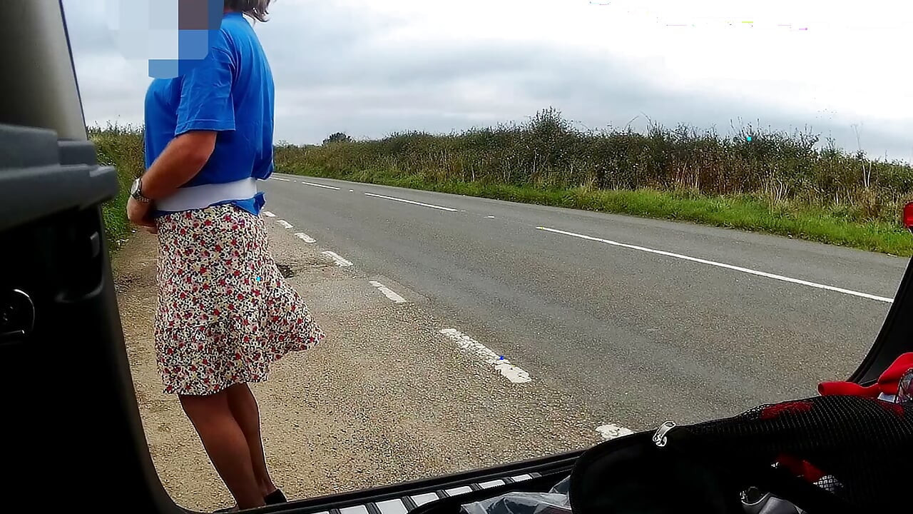 Yol kenarına park edip cross dress kıyafetlerimi değiştiriyorum, biraz rüzgarlı!!
