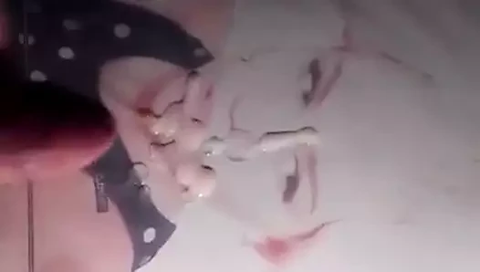 miley üzerinde boşalmak