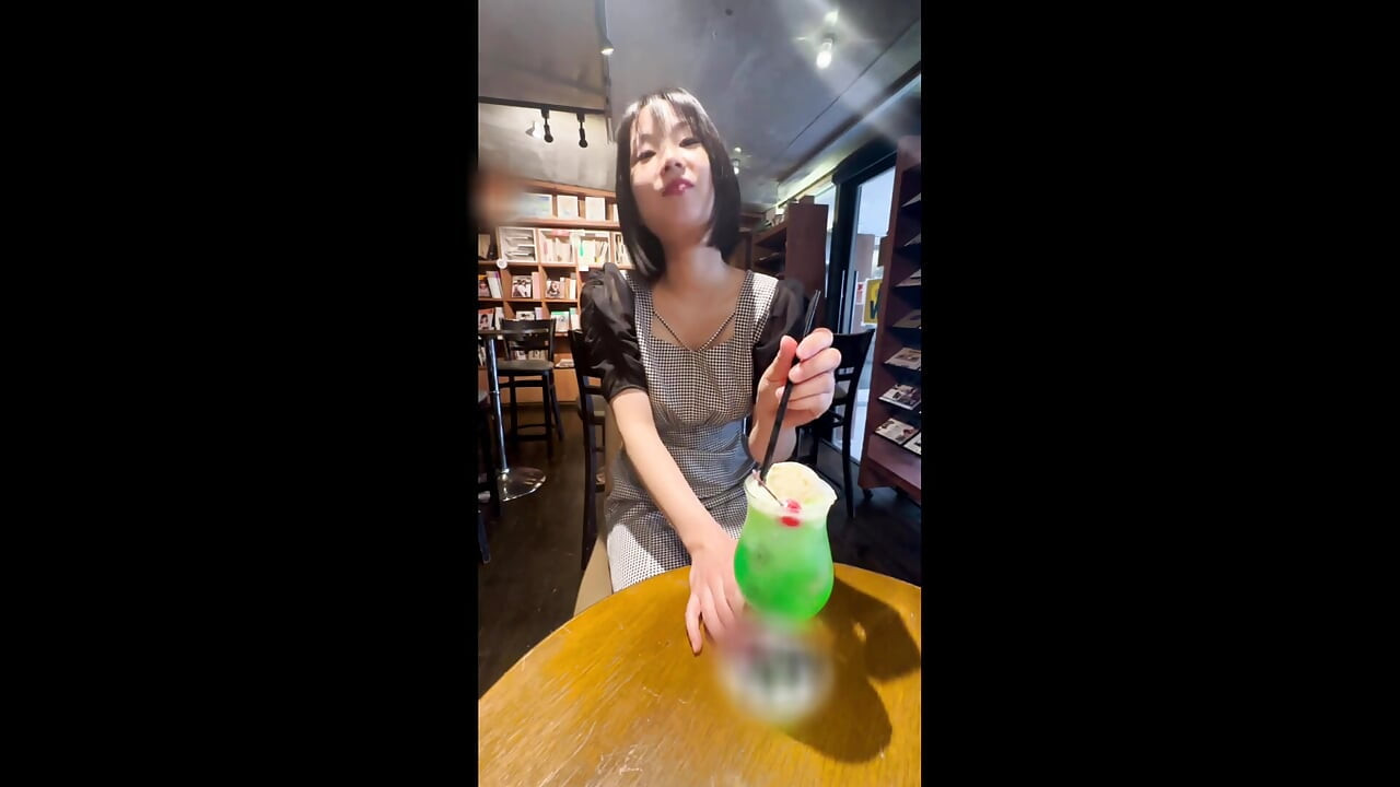 Part 1 "If you give birth healthily..." A slender wife with a strong desire to get pregnant and a strong sexual desire! Pregnancy copulation with Izumi (28), who is begging strongly!