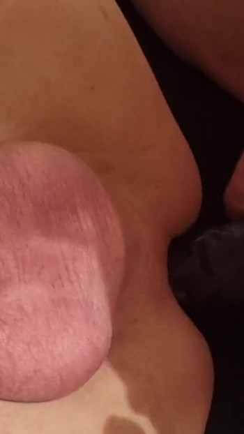 Zapanjujući trenutak iz "T-Girl Strap-On Fuck - Teaser"