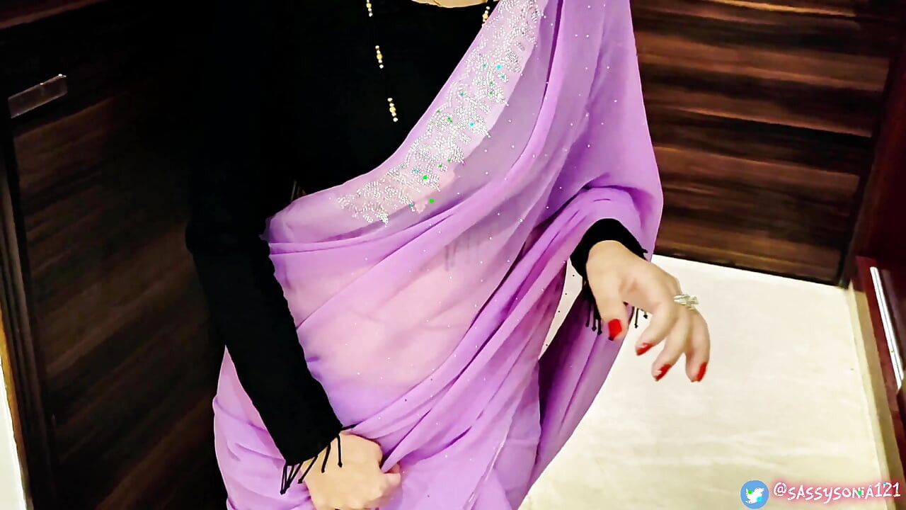 mere pati ne mujhe stranger ke saath sex karte hue pakad liya.