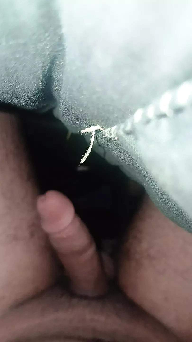 Elimi ve duygularımı durduramıyorum ve mastürbasyon yapıyorum