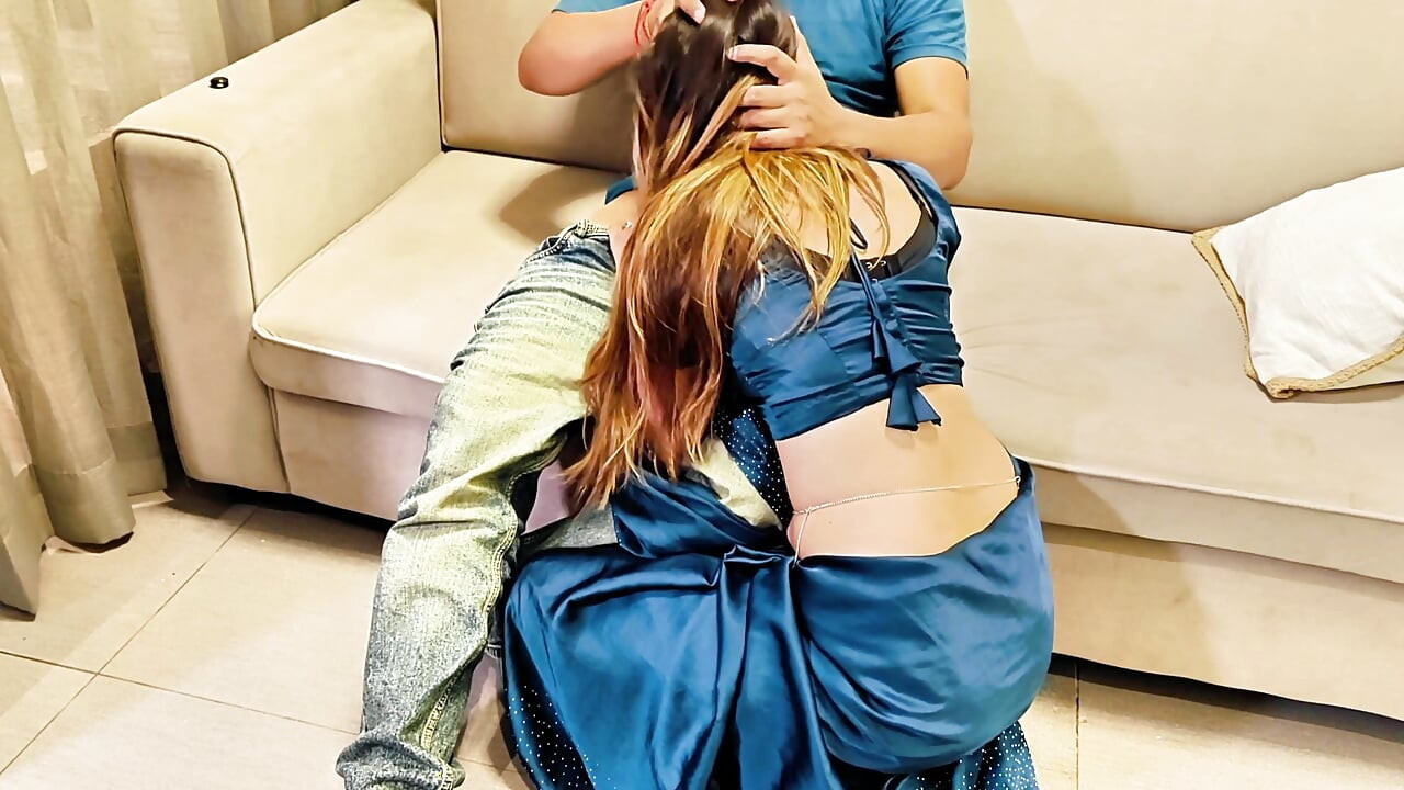 Indian MILF Stepmom Wants to Loose Her Stepson Verginity