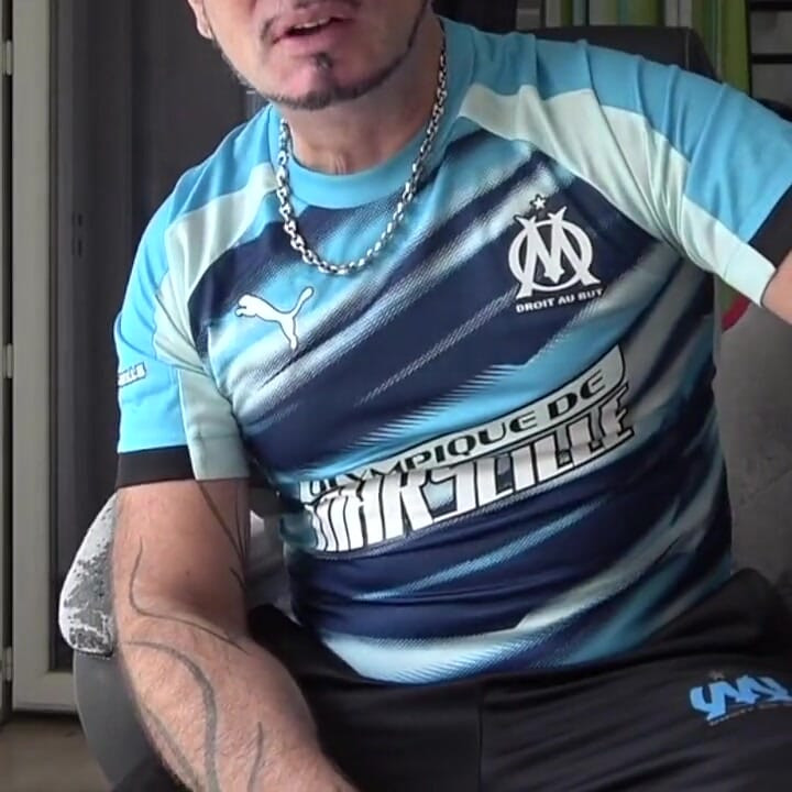 Bukkake Amateur with Gay Twinks Sucking All His Friends to the Cum