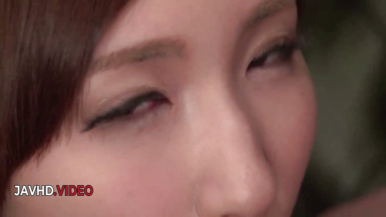 Rika Anna's Passionate Japanese Blowjob and Cumshot Scene