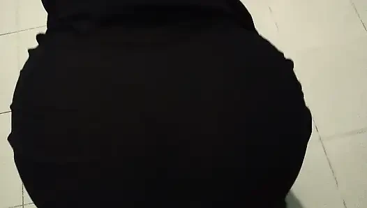 Tante seksi india dengan toket besar