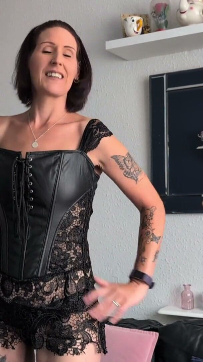 Costume try on | Clip 1