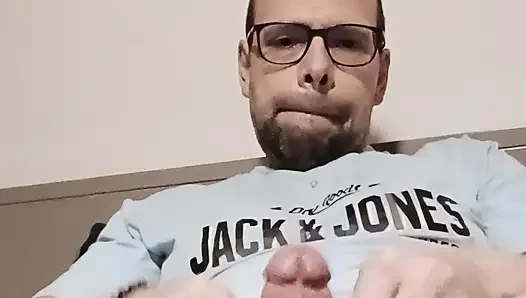 Vote yes or no in the comments for a moment with my cock